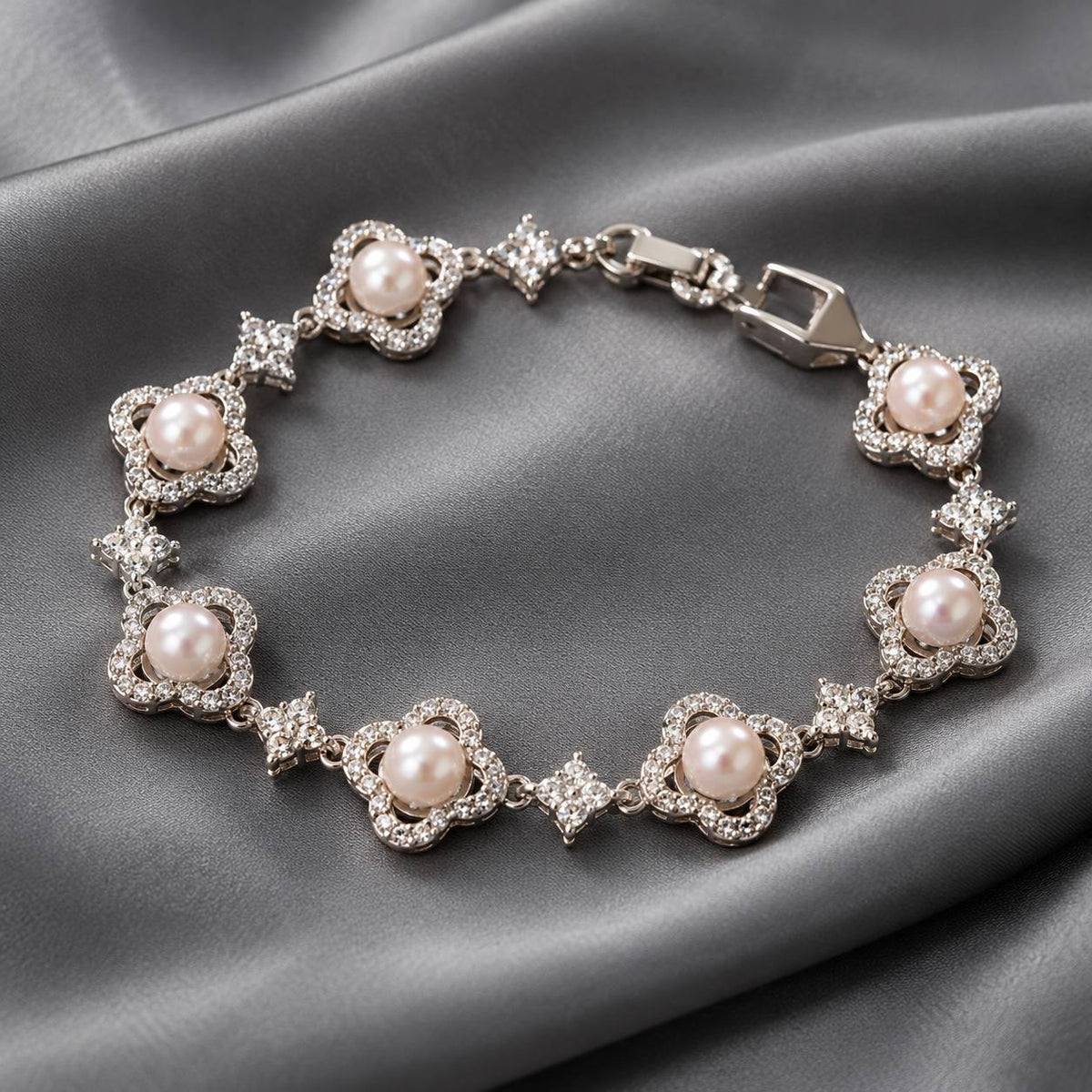 Pearl - Elegance Four Leaf Clover & Crystal Bracelet